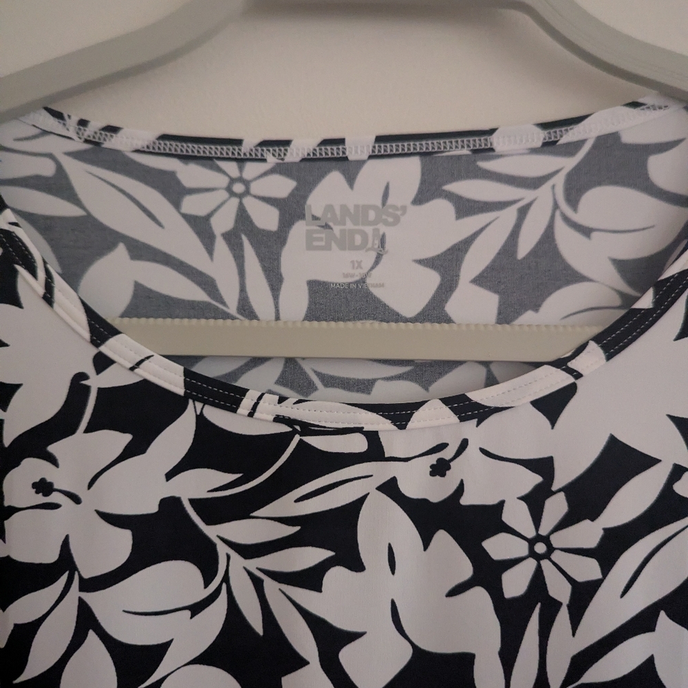 Lands' End Rash Guard - Picture 3 of 4